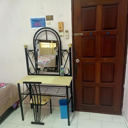 Homestay Roomstay Muar Srizahrani Ngoại thất bức ảnh