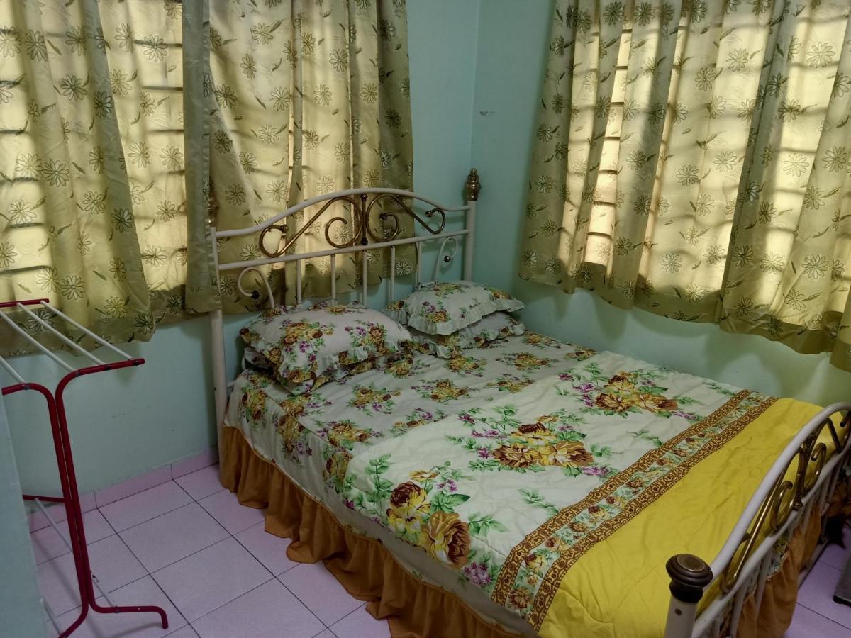 Homestay Roomstay Muar Srizahrani Ngoại thất bức ảnh