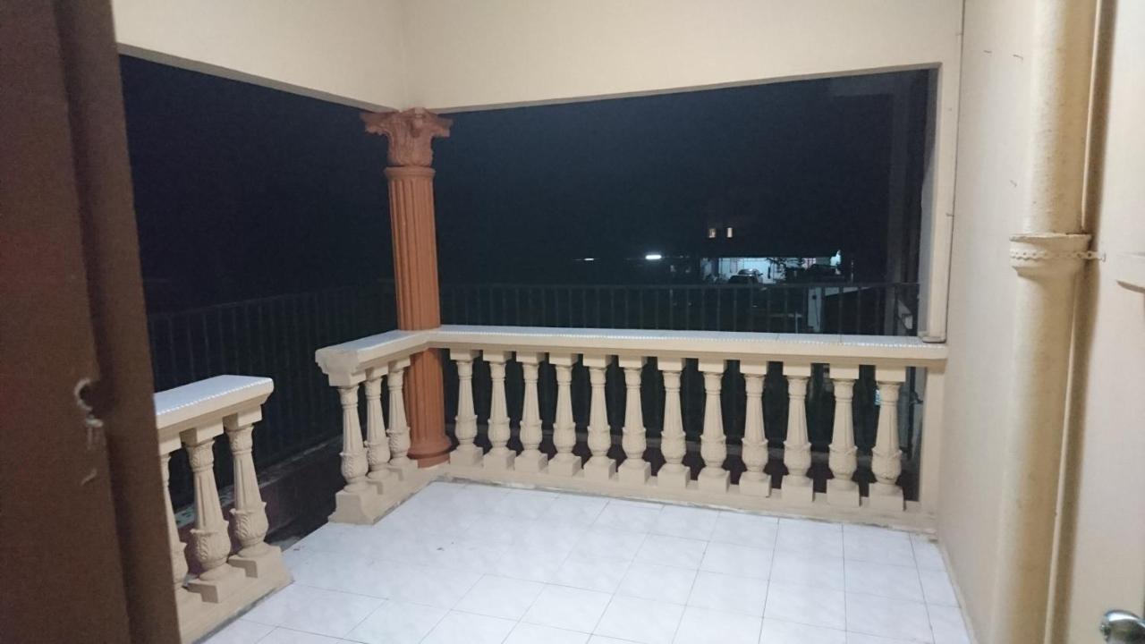 Homestay Roomstay Muar Srizahrani Ngoại thất bức ảnh