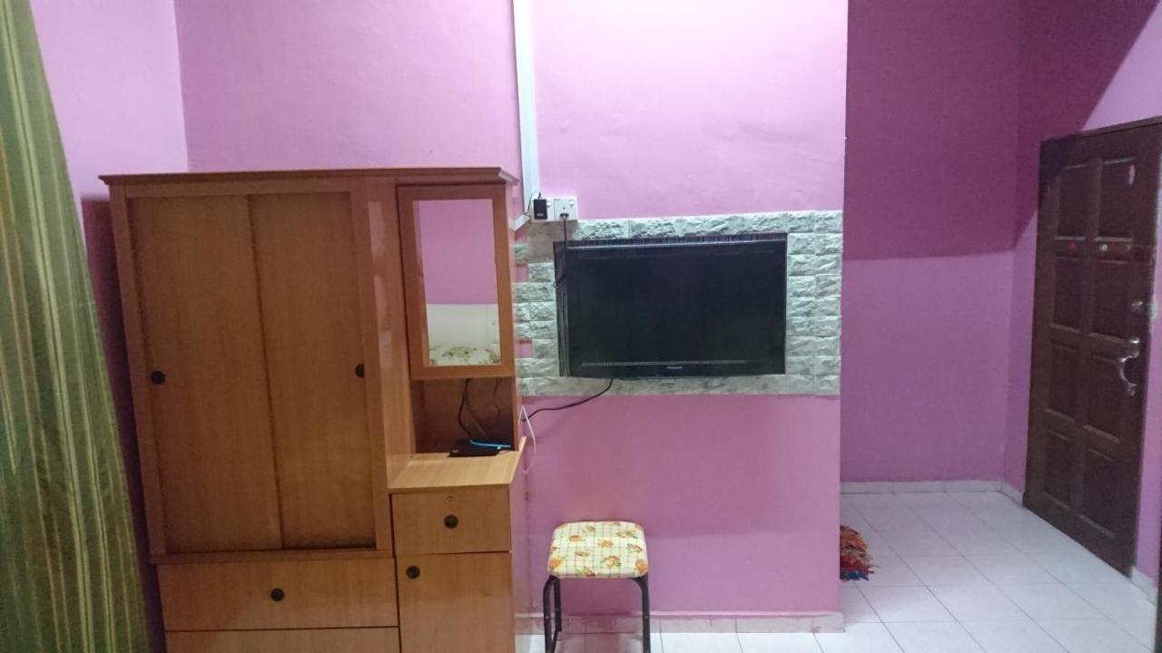 Homestay Roomstay Muar Srizahrani Ngoại thất bức ảnh