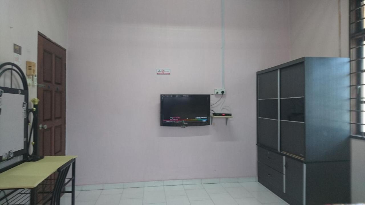 Homestay Roomstay Muar Srizahrani Ngoại thất bức ảnh